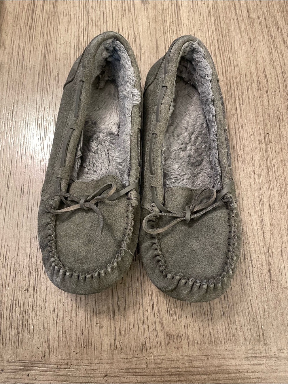 Merona women’s moccasin style house slippers, gray, size 9.